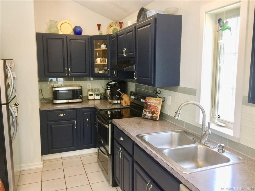 795 Squaw Rock Rd, Moosup, CT 06354 - photo 1