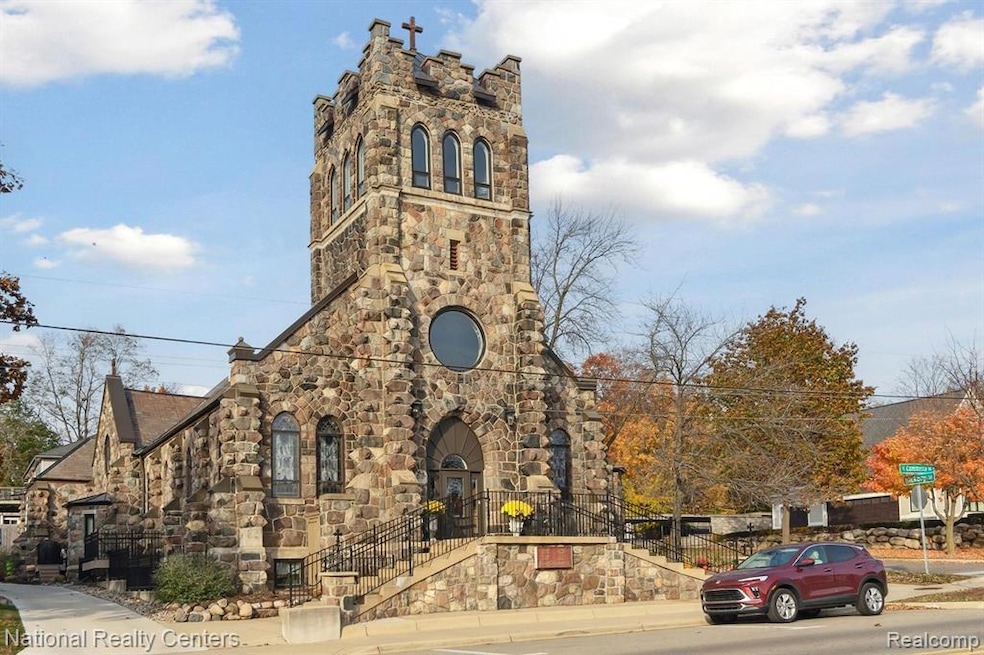 229 E Commerce St unit 1, Milford, MI 48381 - photo 1