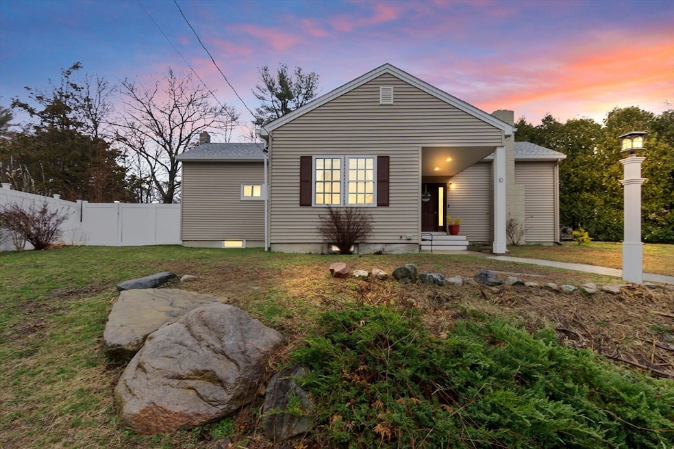 10 Phaneuf St, Middleton, MA 01949 - photo 1