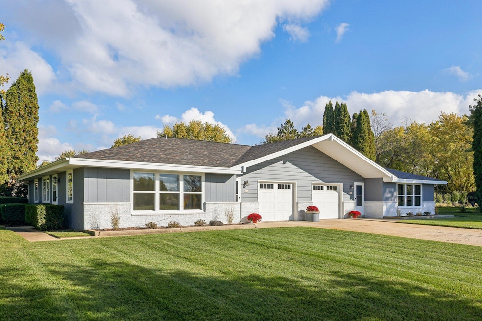 2-web-or-mls-N8304 Greenwald Ct-S2810-00