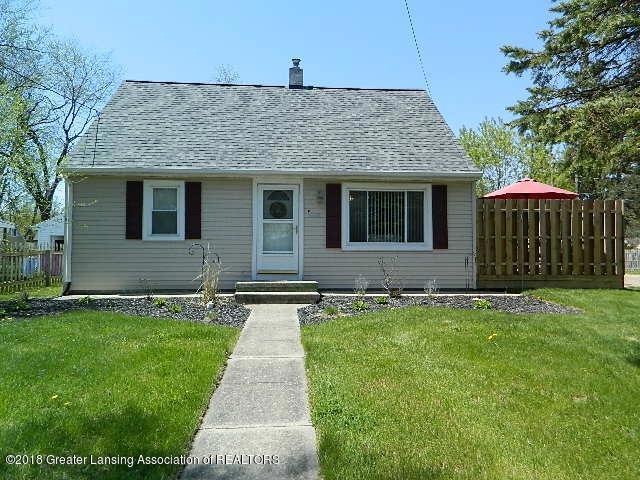 6002 Hughes Rd, Lansing, MI 48911 - photo 1