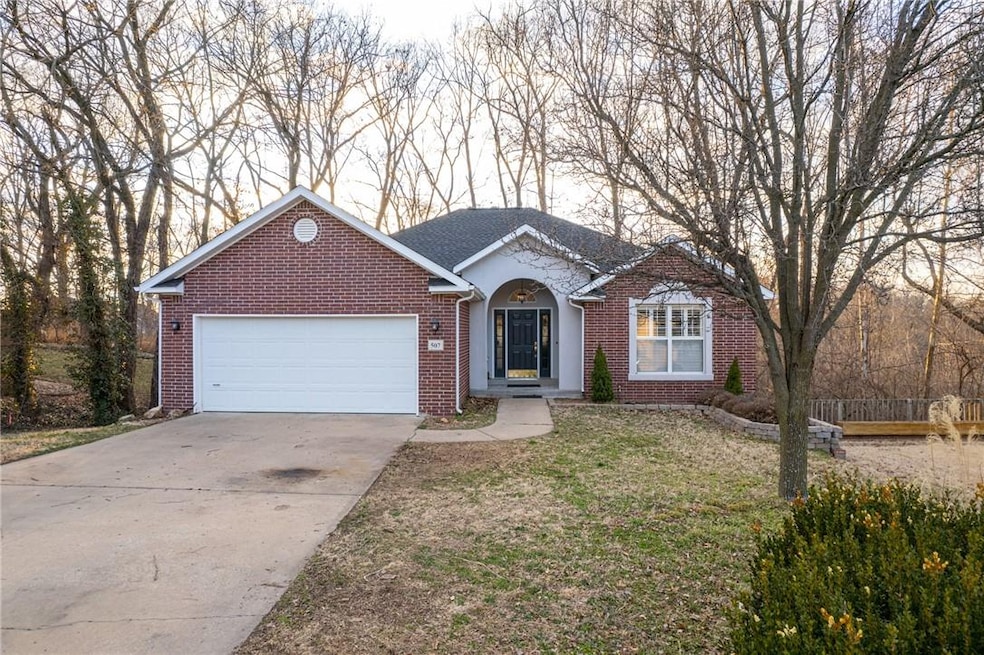 507 Coachlight Dr, Bentonville, AR 72712 - photo 1