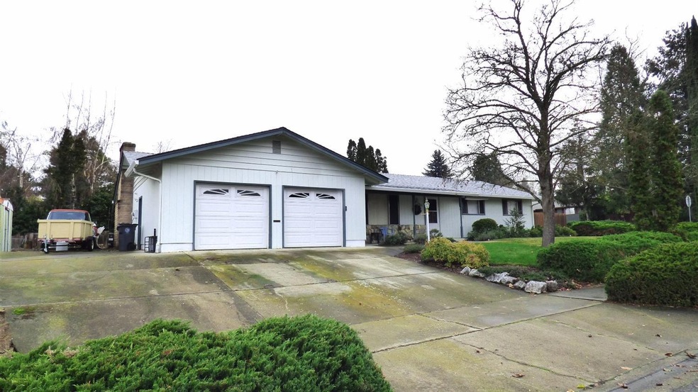 1400 N Keene Way Dr, Medford, OR 97504 - photo 1