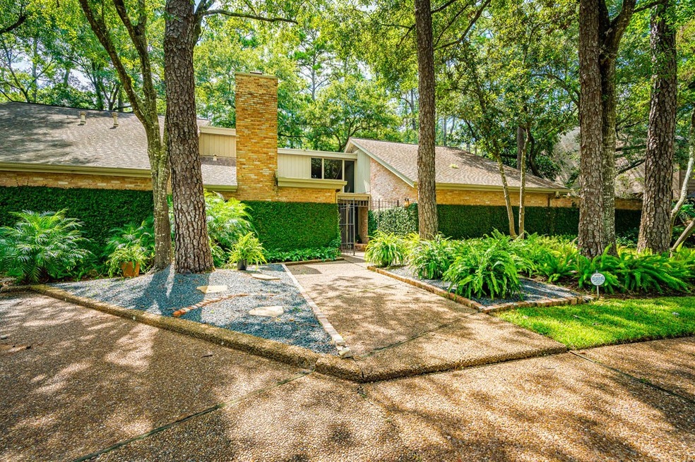 13 Memorial Point Ln, Houston, TX 77024 - photo 1