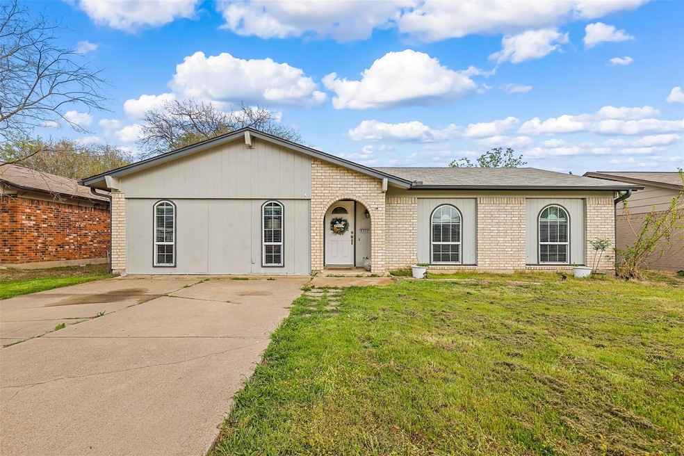 6400 Dorchester Trail, North Richland Hills, TX 76182 - photo 1