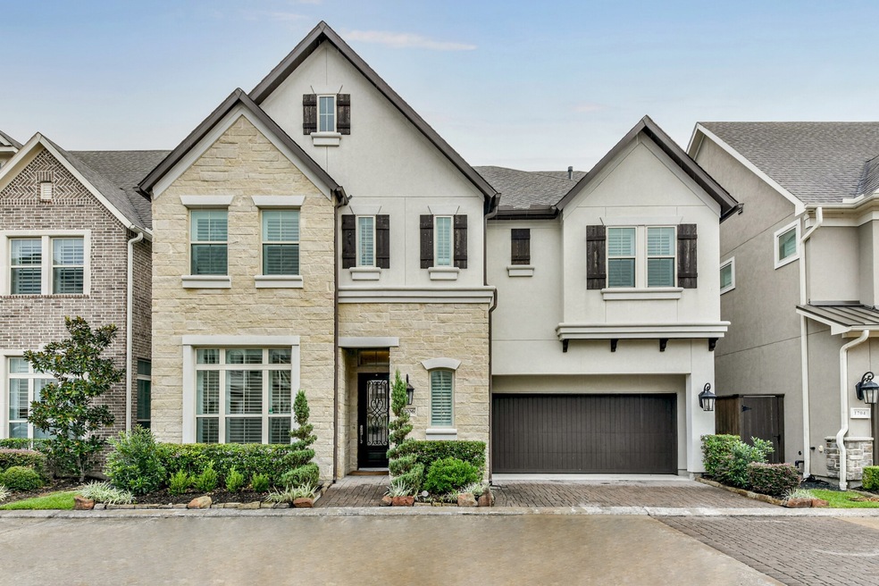 1706 Caraway Village Dr, Houston, TX 77055 - photo 1