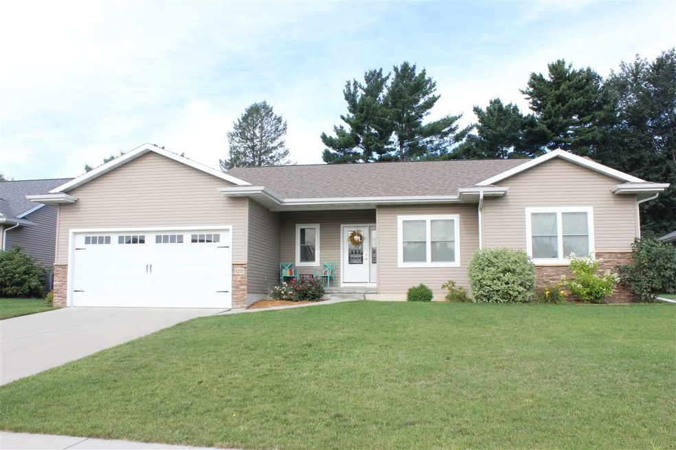 4205 Wedgewood Dr, Cedar Falls, IA 50613 - photo 1