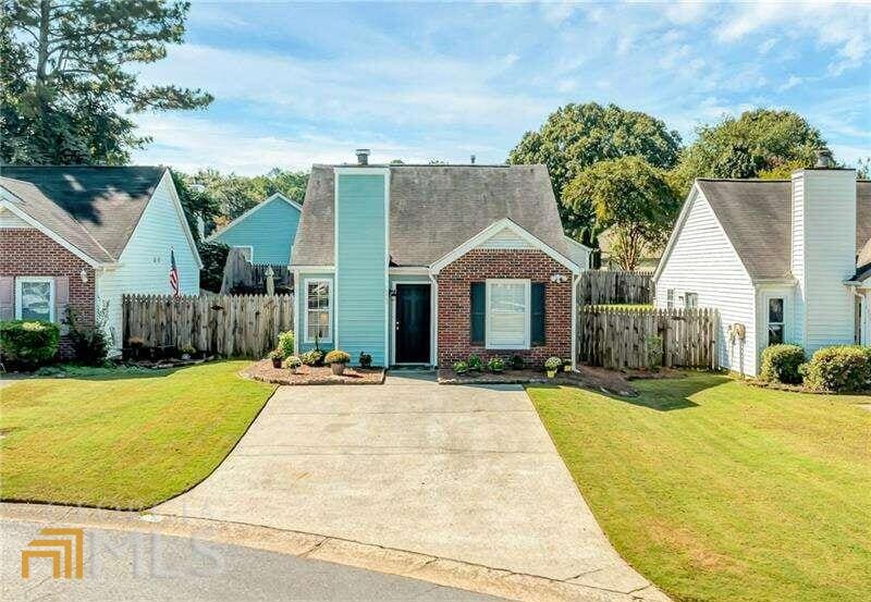 1323 Yorkshire Ln, Woodstock, GA 30188 - photo 1