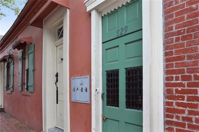 Front gate to access units/common area - combo cod