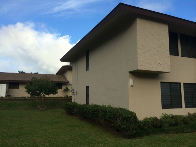 Corner/end unit features additional windows for gr