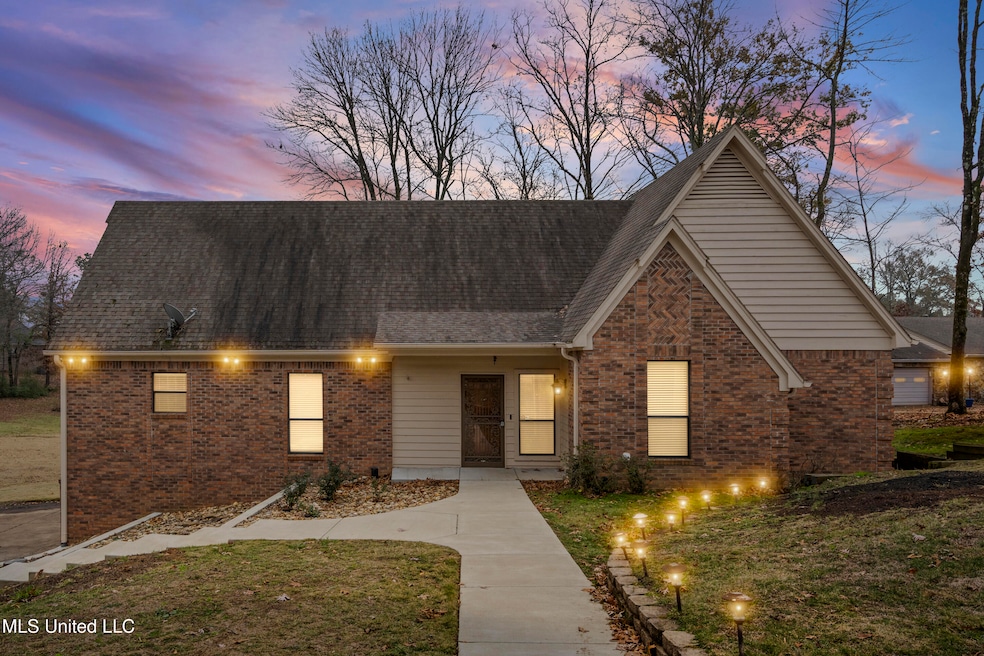 4441 Big Horn Dr N, Nesbit, MS 38651 - photo 1