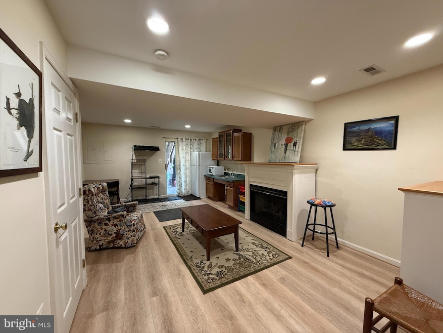 35875 Devon Park Square unit BASEMENT ONLY, Round Hill, VA 20141 - photo 1