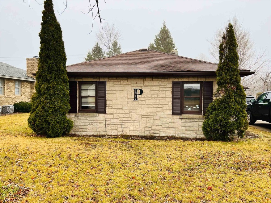 1811 18th Ave, Menominee, MI 49858 - photo 1