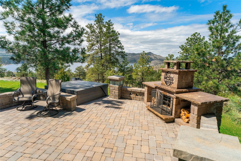 For Sale $999,900 • Co-Listing Agent