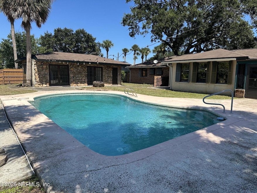 Under Contract $875,000 • Co-Listing Agent