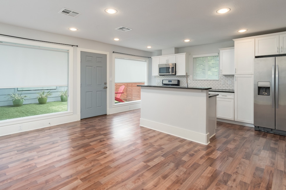 2019 Huldy St unit 6, Houston, TX 77019 - photo 1