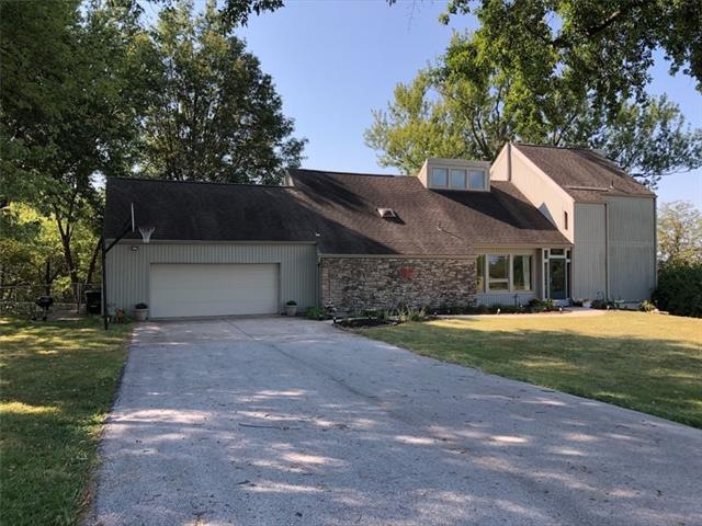 4 BDRM 4 BATH 3 Garages on 3+ Acres