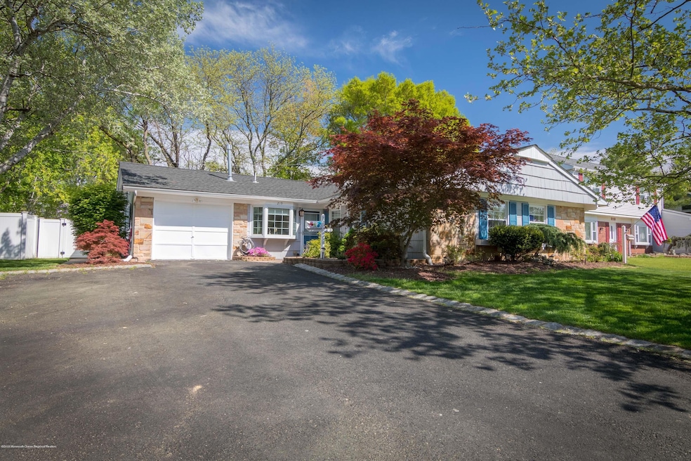 219 Deerfield Ln, Matawan, NJ 07747 - photo 1