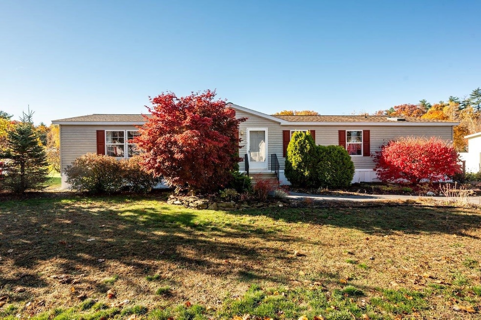 45 Seneca St, Rochester, NH 03867 - photo 1