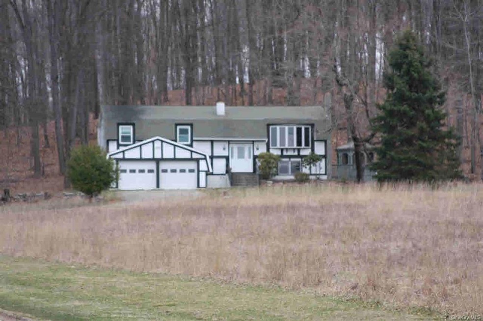 210 Stowe Dr unit 1, Poughquag, NY 12570 - photo 1