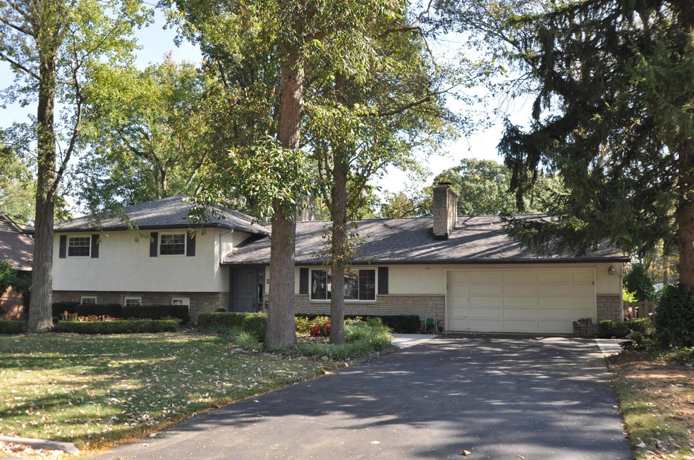 Great Curb Appeal!