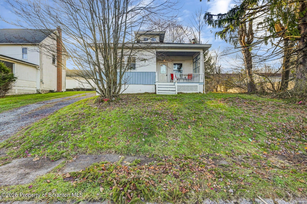129 Spring Garden St, Moscow, PA 18444 - photo 1