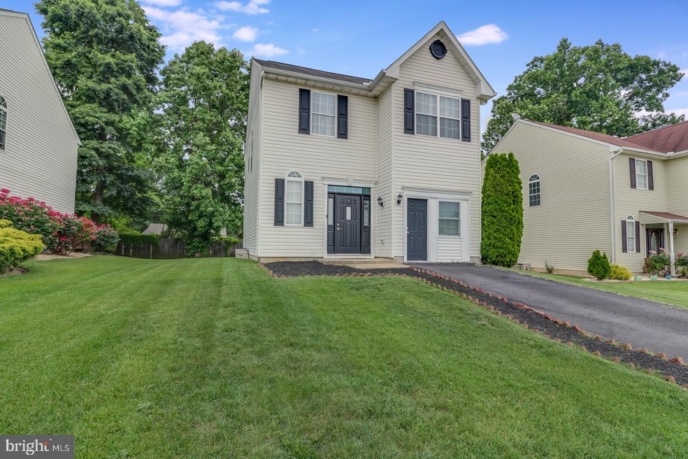 135 N Katrin Cir, New Castle, DE 19720 - photo 1