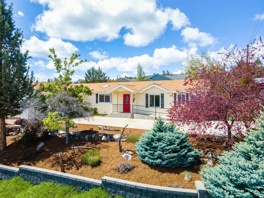 2721 SW 34th St, Redmond, OR 97756 - photo 1