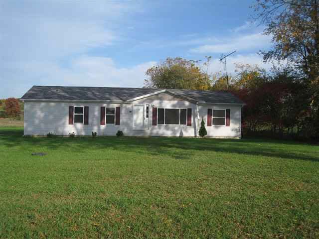 220 S 1000 W, Angola, IN 46703 - photo 1