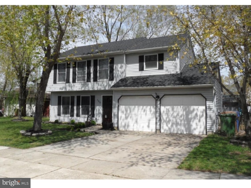 125 Robins Run W, Swedesboro, NJ 08085 - photo 1