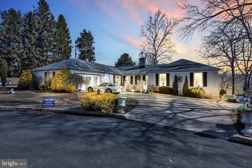 5 Heather Ct, Reading, PA 19606 - photo 1