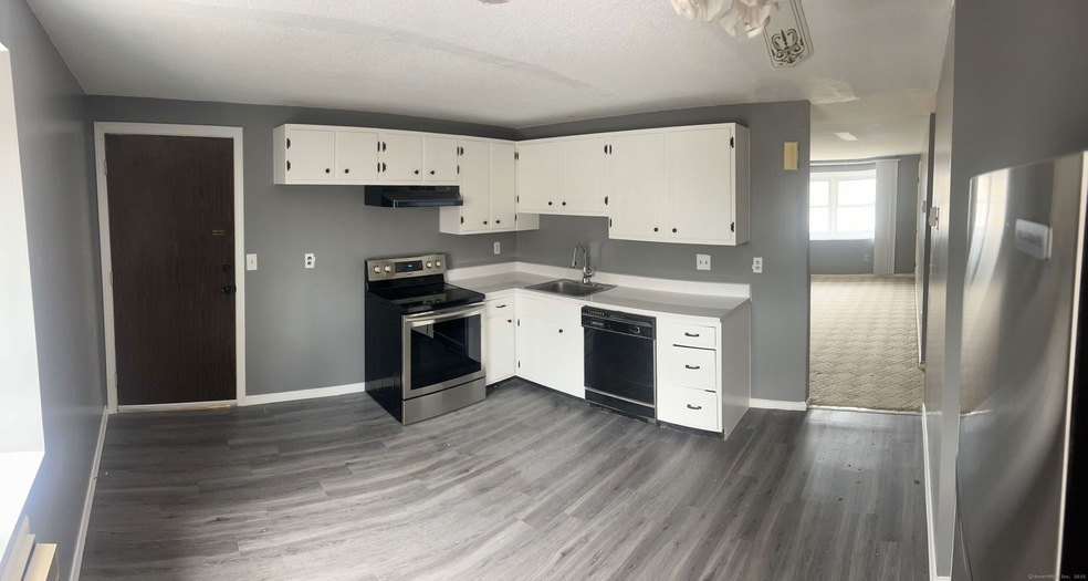 415 Tudor St unit 2-L, Waterbury, CT 06704 - photo 1