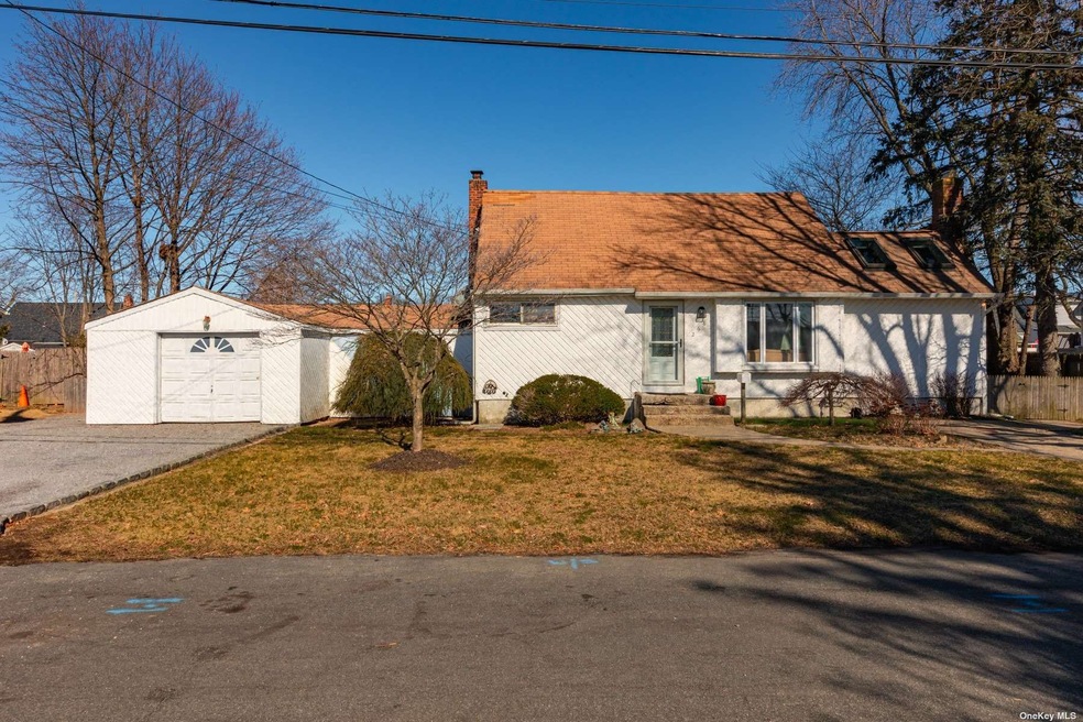 268 27th St, Lindenhurst, NY 11757 MLS ONE3530578