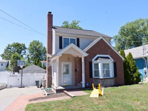 245 White Rd, Mineola, NY 11501 - photo 1