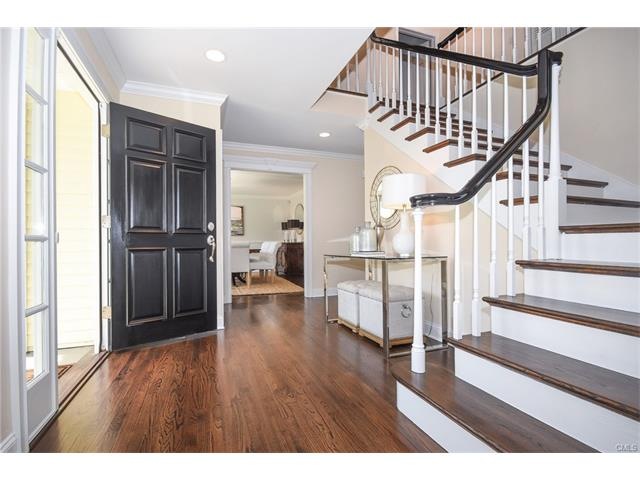 12 Queens Ln, Darien, CT 06820 - photo 1