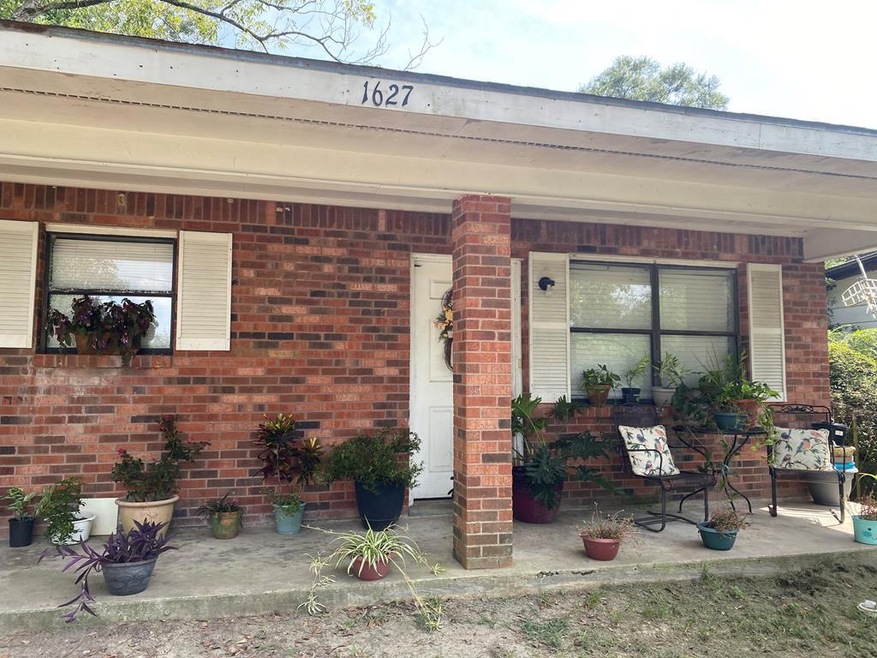 1627 Rosa St, Picayune, MS 39466 - photo 1