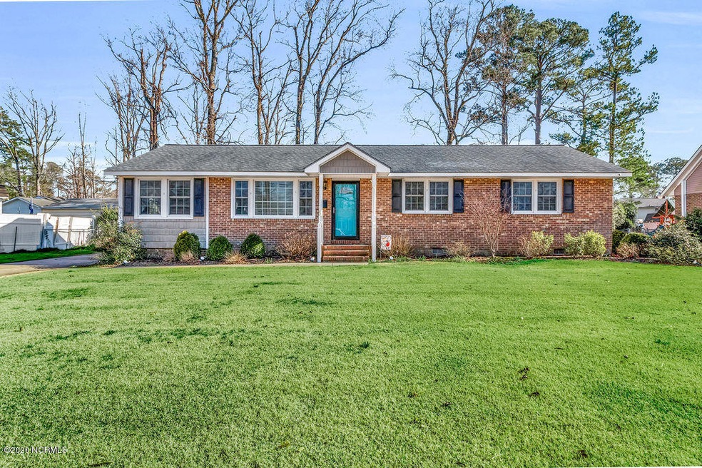 812 Smallwood Dr, Jacksonville, NC 28540 - photo 1