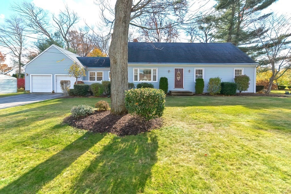 41 Raymond Dr, Cumberland, RI 02864 - photo 1