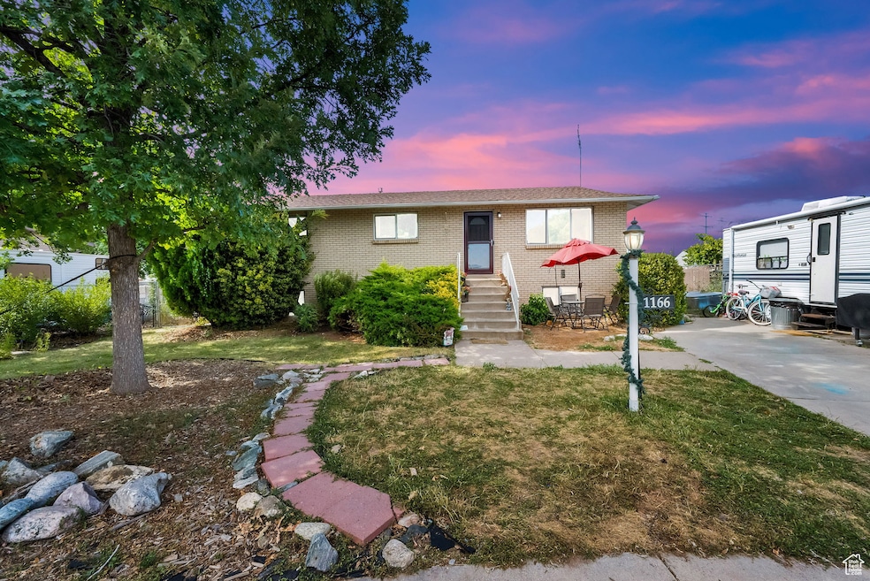 1166 Dallas St, Syracuse, UT 84075 - photo 1