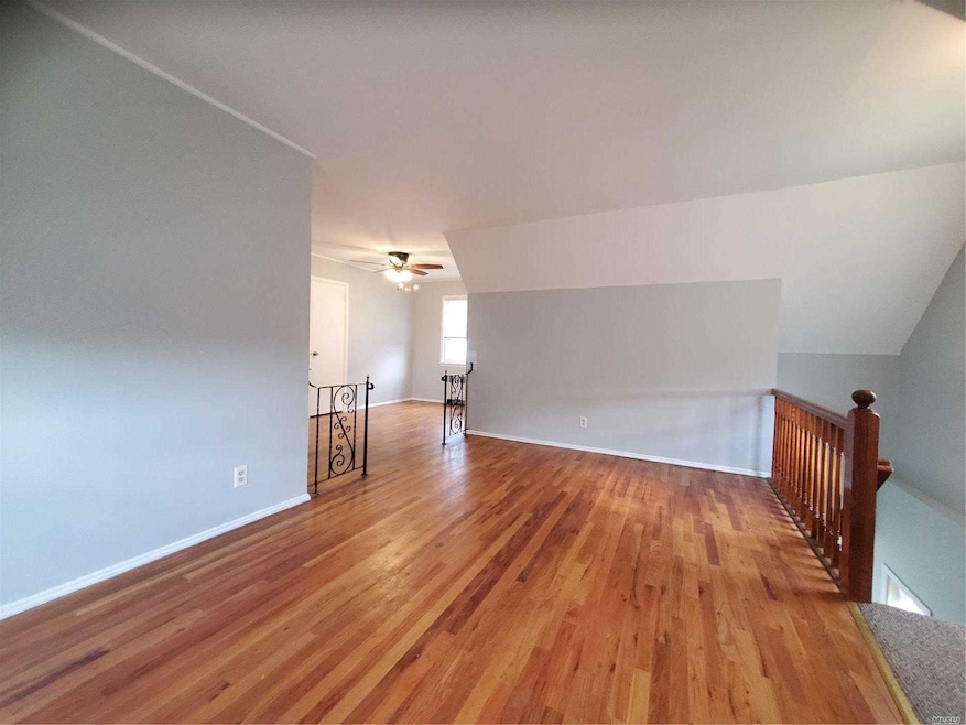 15 Daley Place unit 2nd Fl, Lynbrook, NY 11563 - photo 1