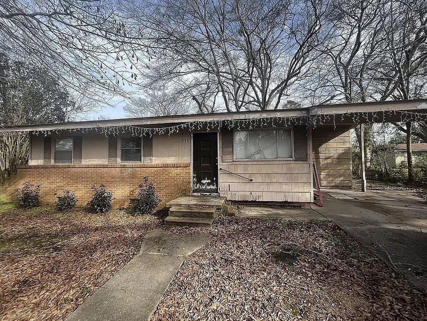 711 Crawford St, Tylertown, MS 39667 - photo 1