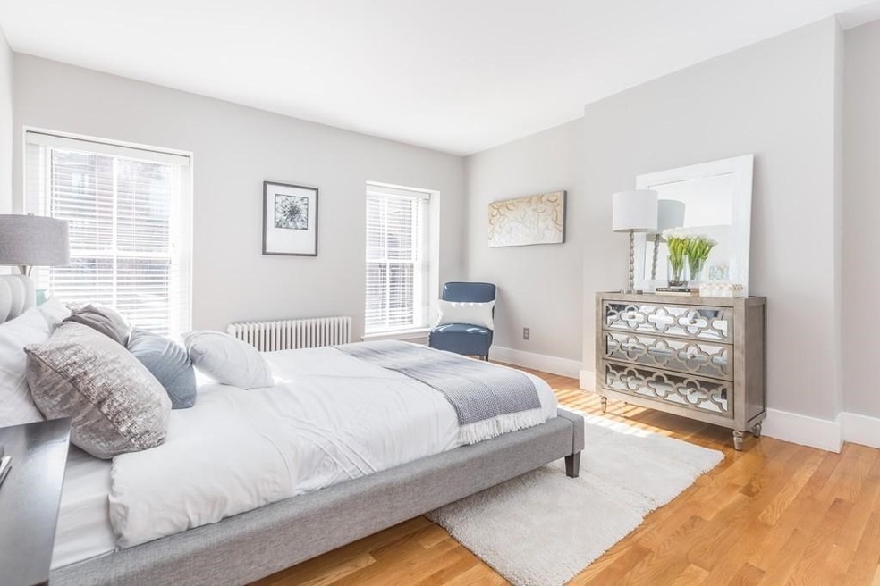 348 Marlborough St unit 4, Boston, MA 02115 - photo 1