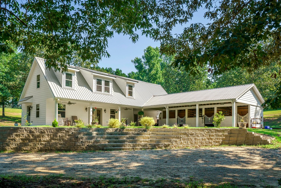 485 McIntosh Loop