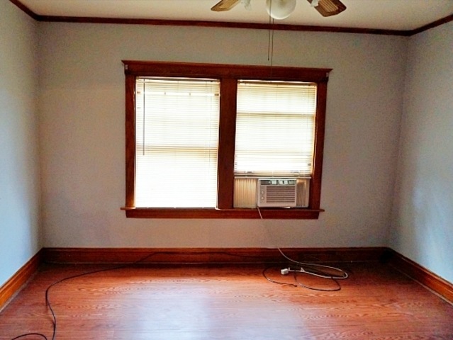 1027 S East Ave, Oak Park, IL 60304 - photo 1