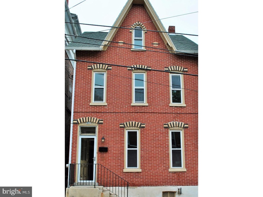 139 Chestnut St unit 2ND FL, Spring City, PA 19475 - photo 1