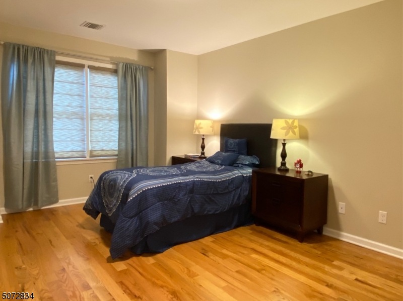 25 Harvey Ct, Clark, NJ 07066 - photo 1