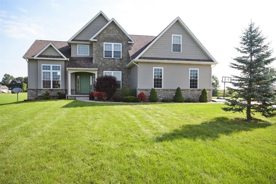 243 Countryside Ct, Valparaiso, IN 46383 - photo 1