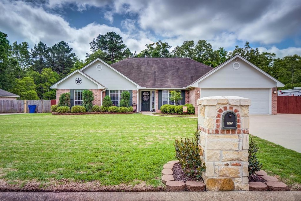 285 Hunters Glen Dr, Lufkin, TX 75904 - photo 1