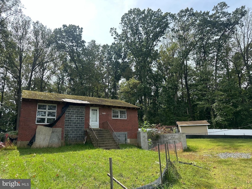 6649 Kerns Rd, Falls Church, VA 22042 - photo 1