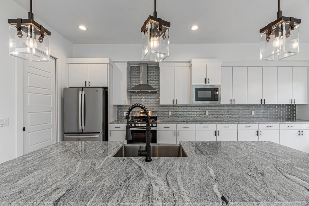 5620 Savyon Dr, Houston, TX 77091 - photo 1